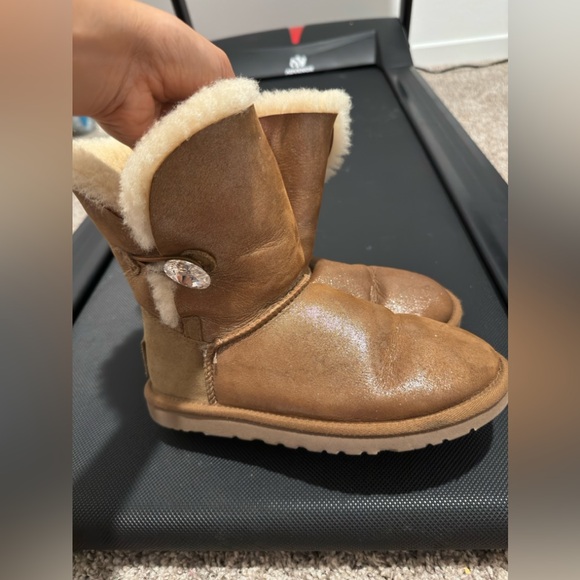 Ugg Boots Fur Lined Swarovski Crystal Button Size 5 to 5.5 - Picture 11 of 12
